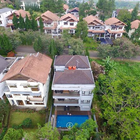 Hikari Hill View Villa 7 Bedrooms With A Private Swimming Pool And Billiard Bandung Exterior foto