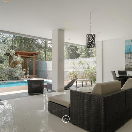 Hikari Hill View Villa 7 Bedrooms With A Private Swimming Pool And Billiard Bandung Exterior foto