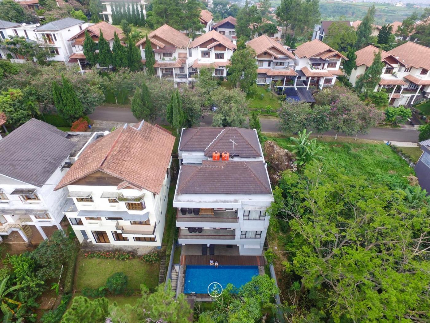 Hikari Hill View Villa 7 Bedrooms With A Private Swimming Pool And Billiard Bandung Exterior foto